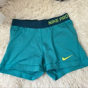 Nike Pro